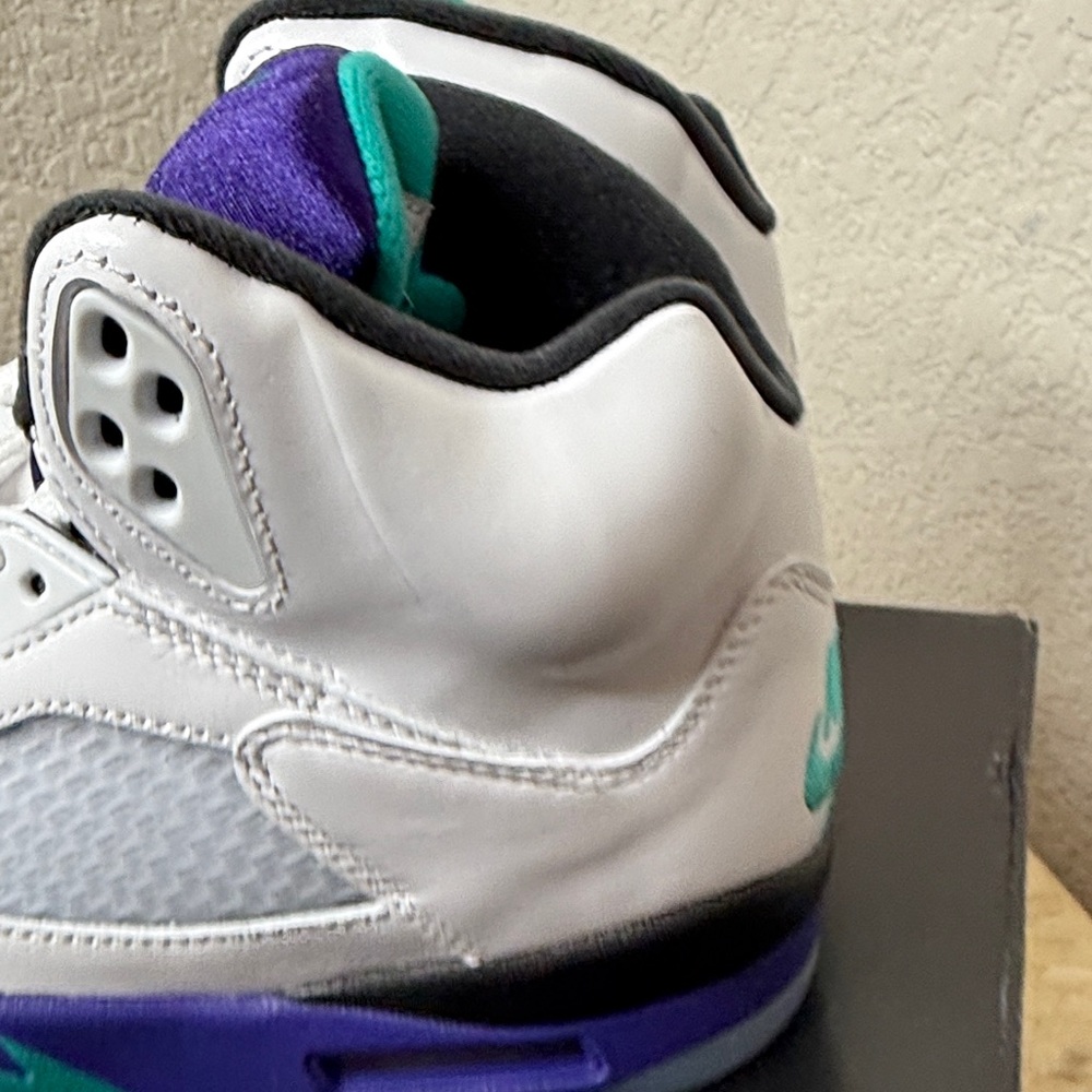 Air Jordan 5 retro OG White and Purple High-Top Sneakers size 7 - Picture 9 of 16